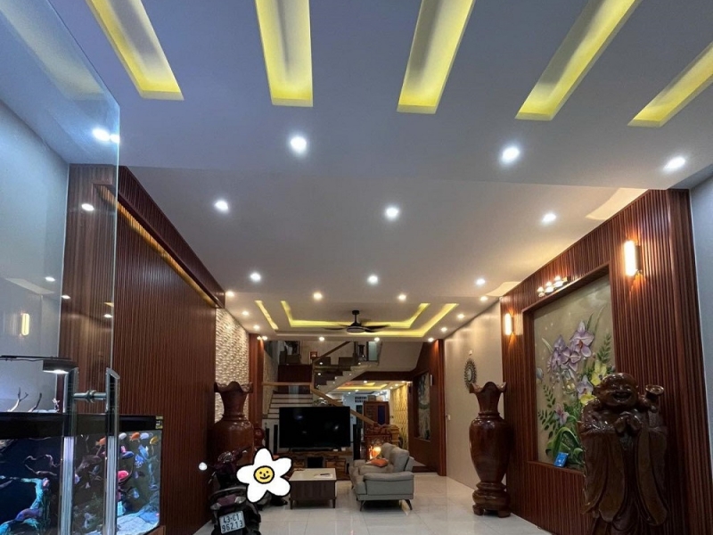Bán rẻ nhà mặt tiền đường lớn Phạm Hùng - Chỉ 8.4 tỷ
